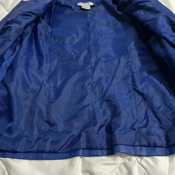 Newport News royal blue leather jacket. Zip front, round color. Size 14 - Picture 5 of 6
